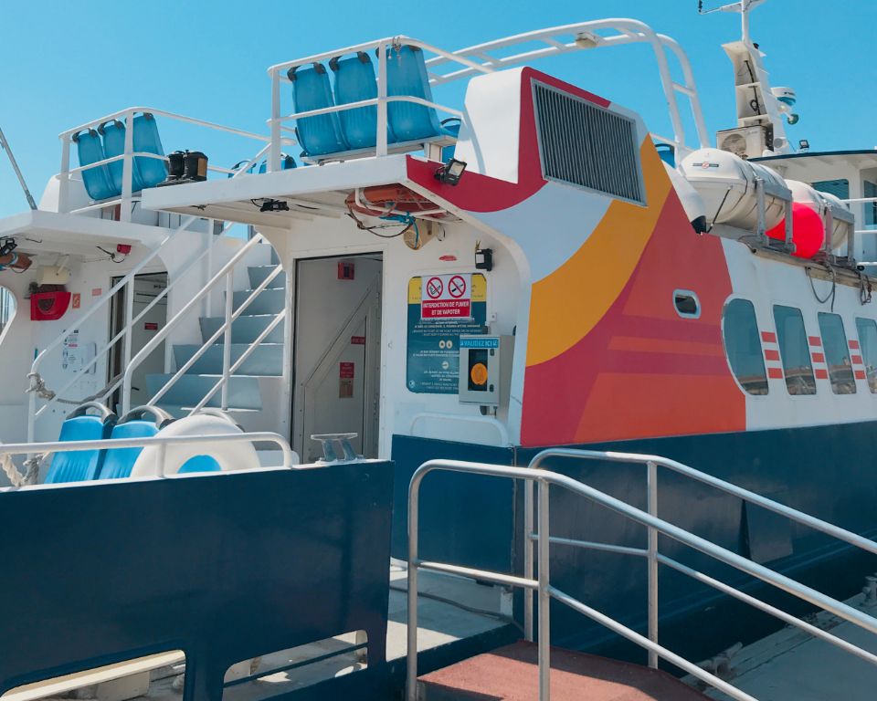 Planning a trip to Daufuskie Island means knowing the ferry journey details. The ferry ride's time varies based on the type and departure point.