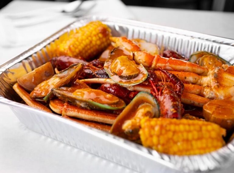 Hilton Head’s Must-Try Seafood: Oysters, Lowcountry Boils, and Shellfish Restaurants